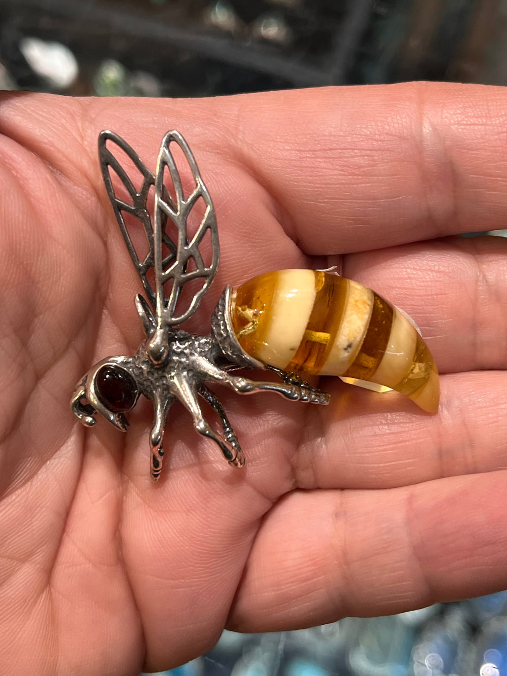 Amber Bee Pendent - Floating Lotus