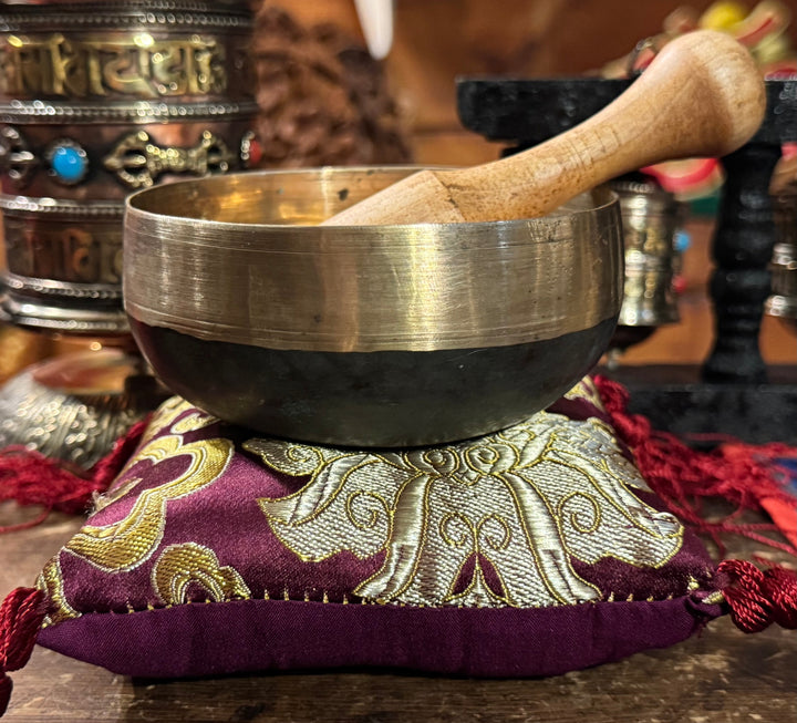 Antique 8th Chakra Singing Bowl - Floating Lotus