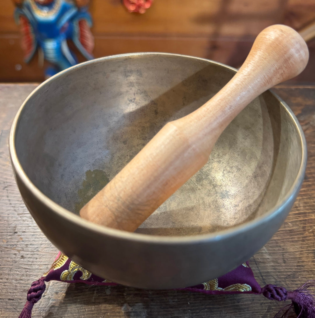 Antique 8th Chakra Singing Bowl - Floating Lotus