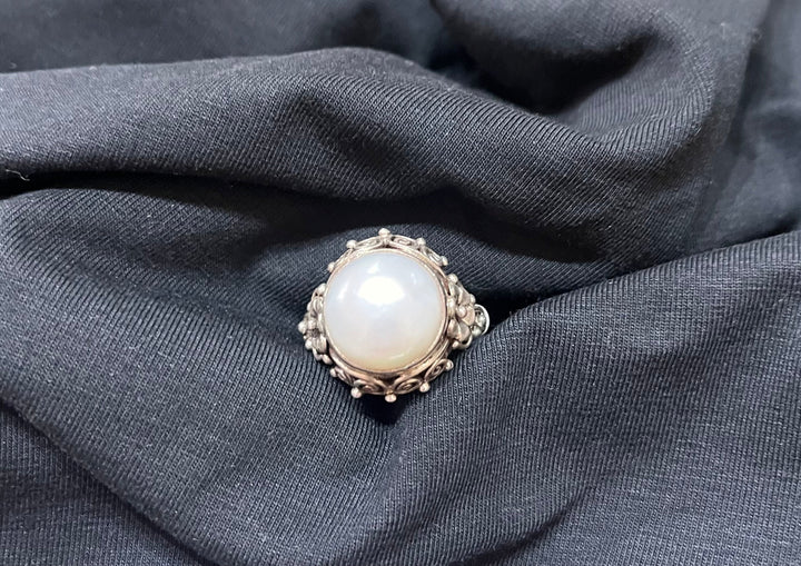 Antique Designed Pearl Ring ￼ - Floating Lotus