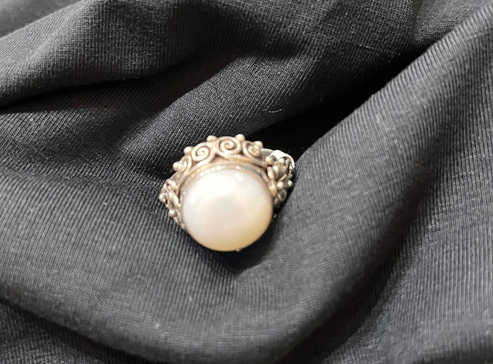 Antique Designed Pearl Ring ￼ - Floating Lotus