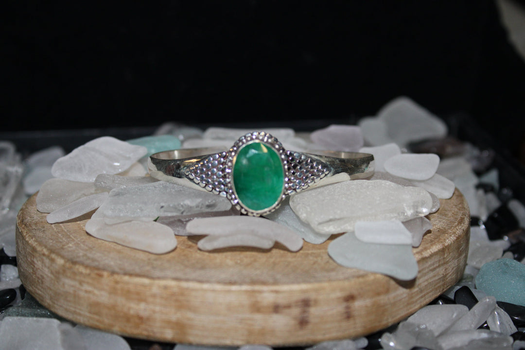 Emerald Bracelet - Floating Lotus