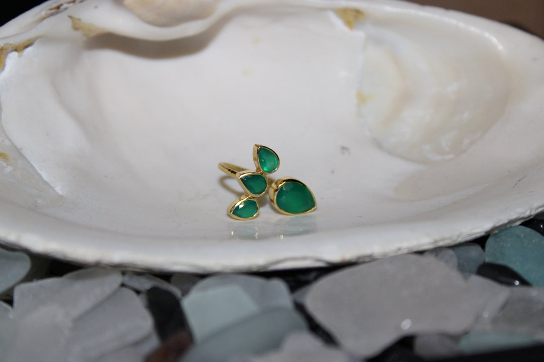 Emerald Prosperity Ring - Floating Lotus