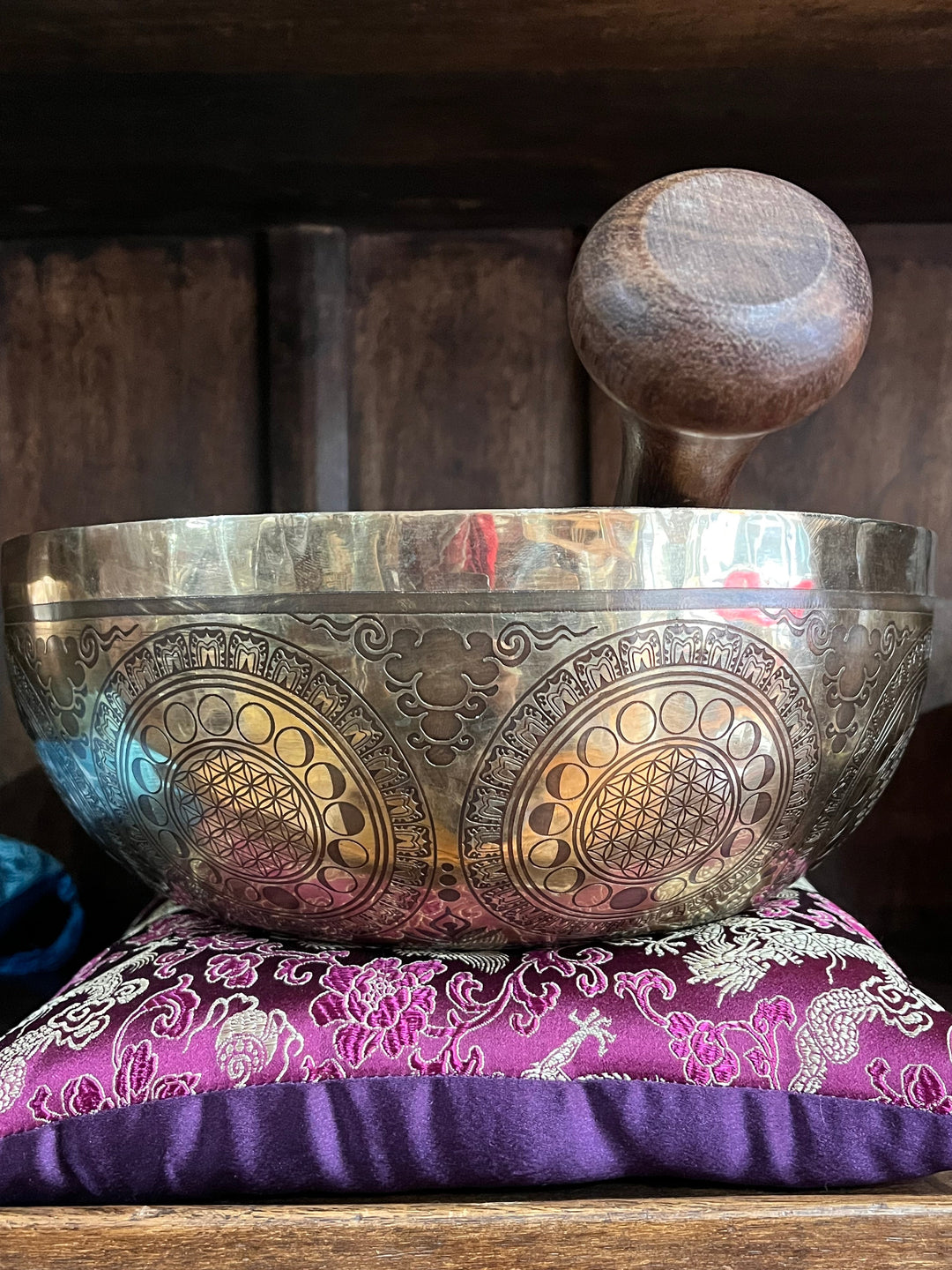 Flower of Life Moon Phase Sacral Chakra Singing Bowl - Floating Lotus