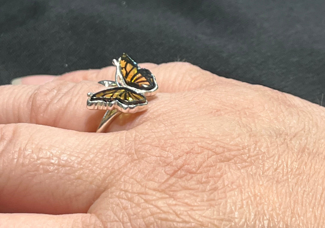 Flying Butterfly Amber Ring - Floating Lotus