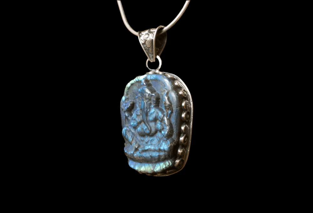 Labradorite Ganesh Pendant - Floating Lotus