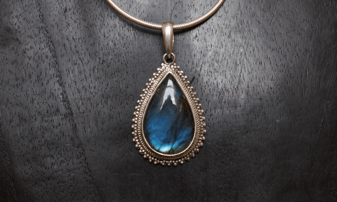 Labradorite Pendant - Floating Lotus