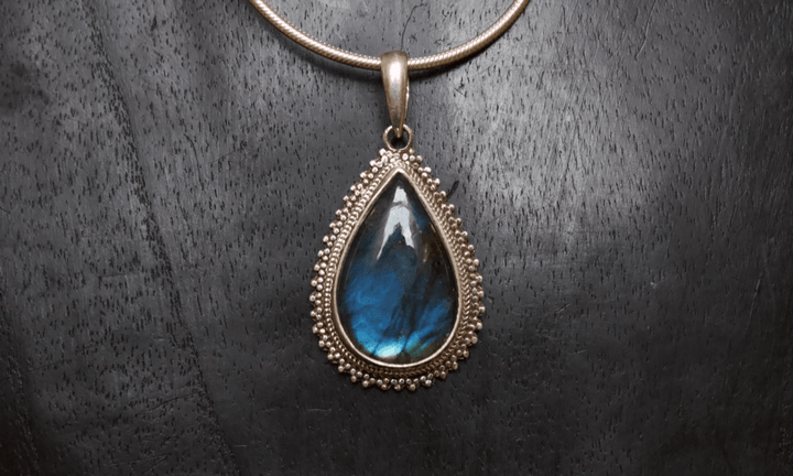 Labradorite Pendant - Floating Lotus