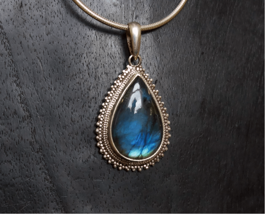 Labradorite Pendant - Floating Lotus