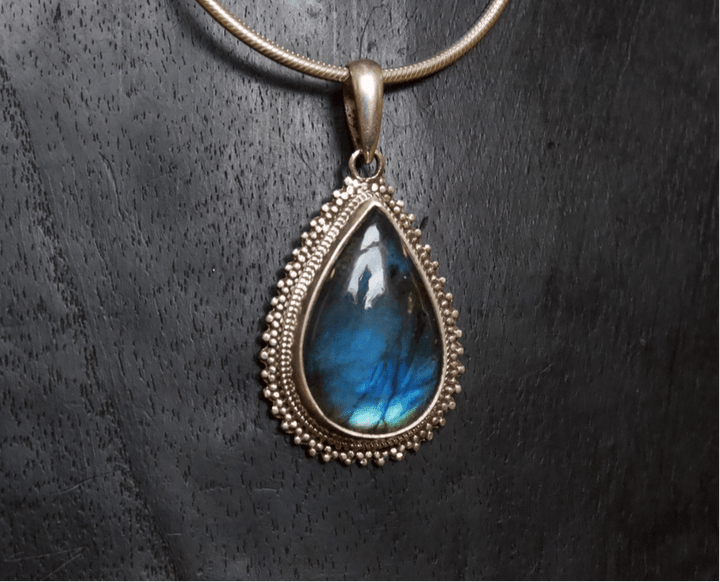 Labradorite Pendant - Floating Lotus