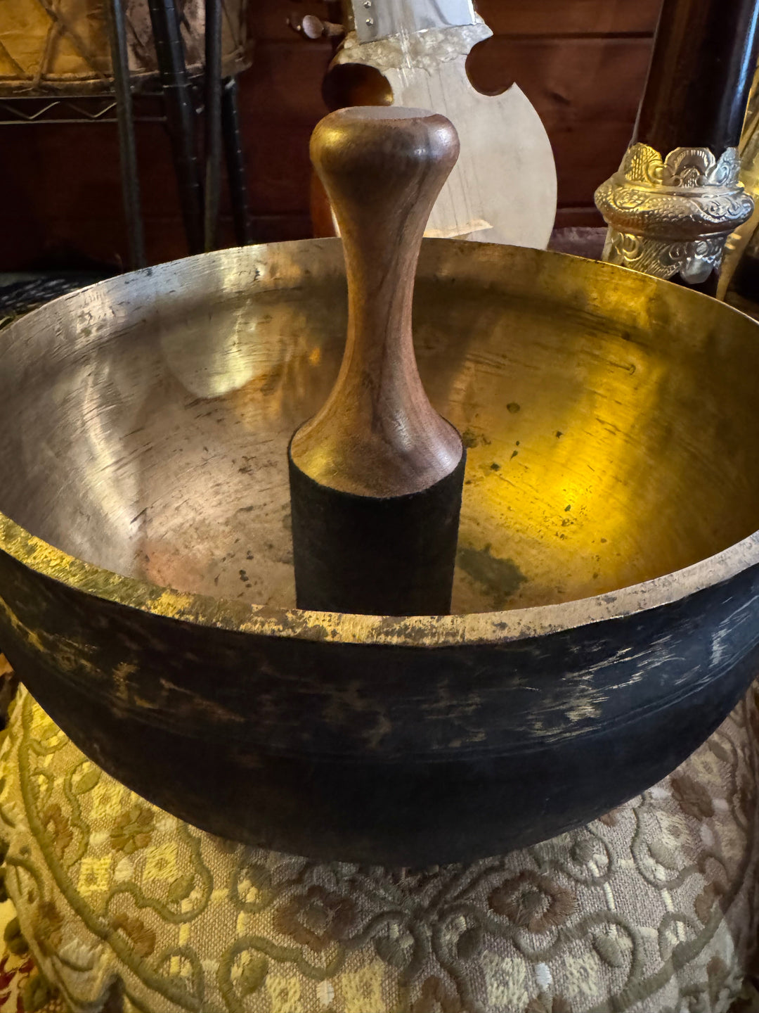Large Root Chakra Ulti Bati Antique Tibetan Singing Bowl - Floating Lotus