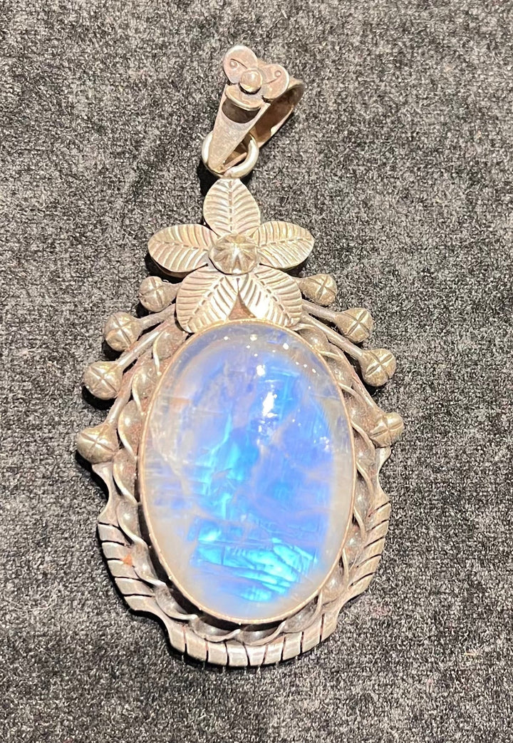 Moonlight Moonstone Pendent - Floating Lotus