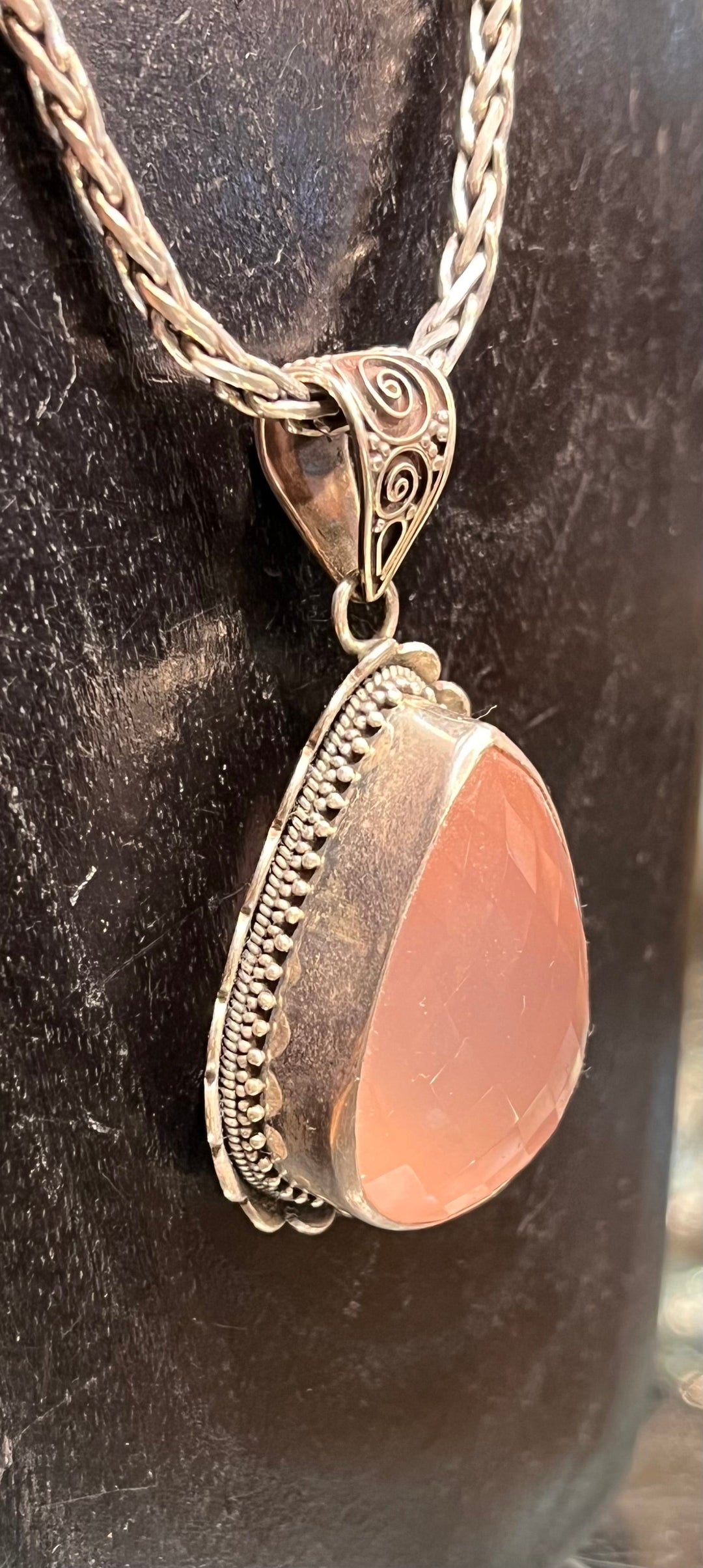 Rose Quartz Pendent Tear - Floating Lotus