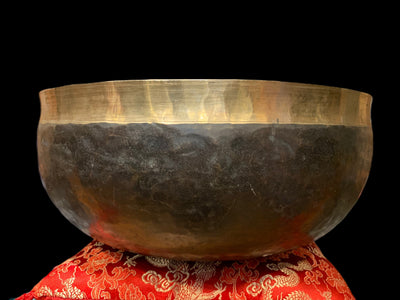 Large Antique Root Chakra Tibetan Singing Bowl