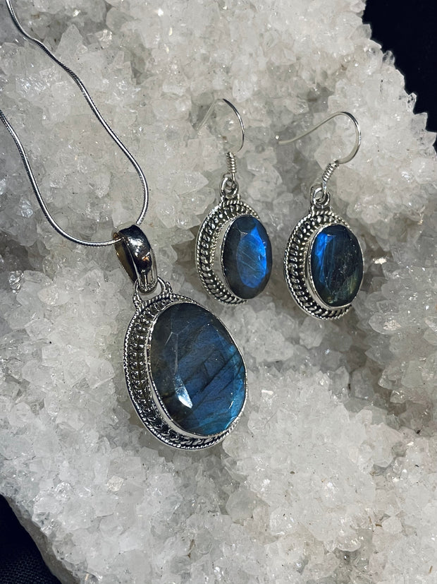 Lustrous Labradorite Set