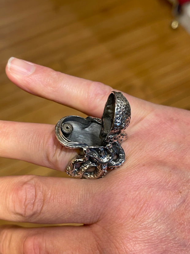 Octopus Poison Ring