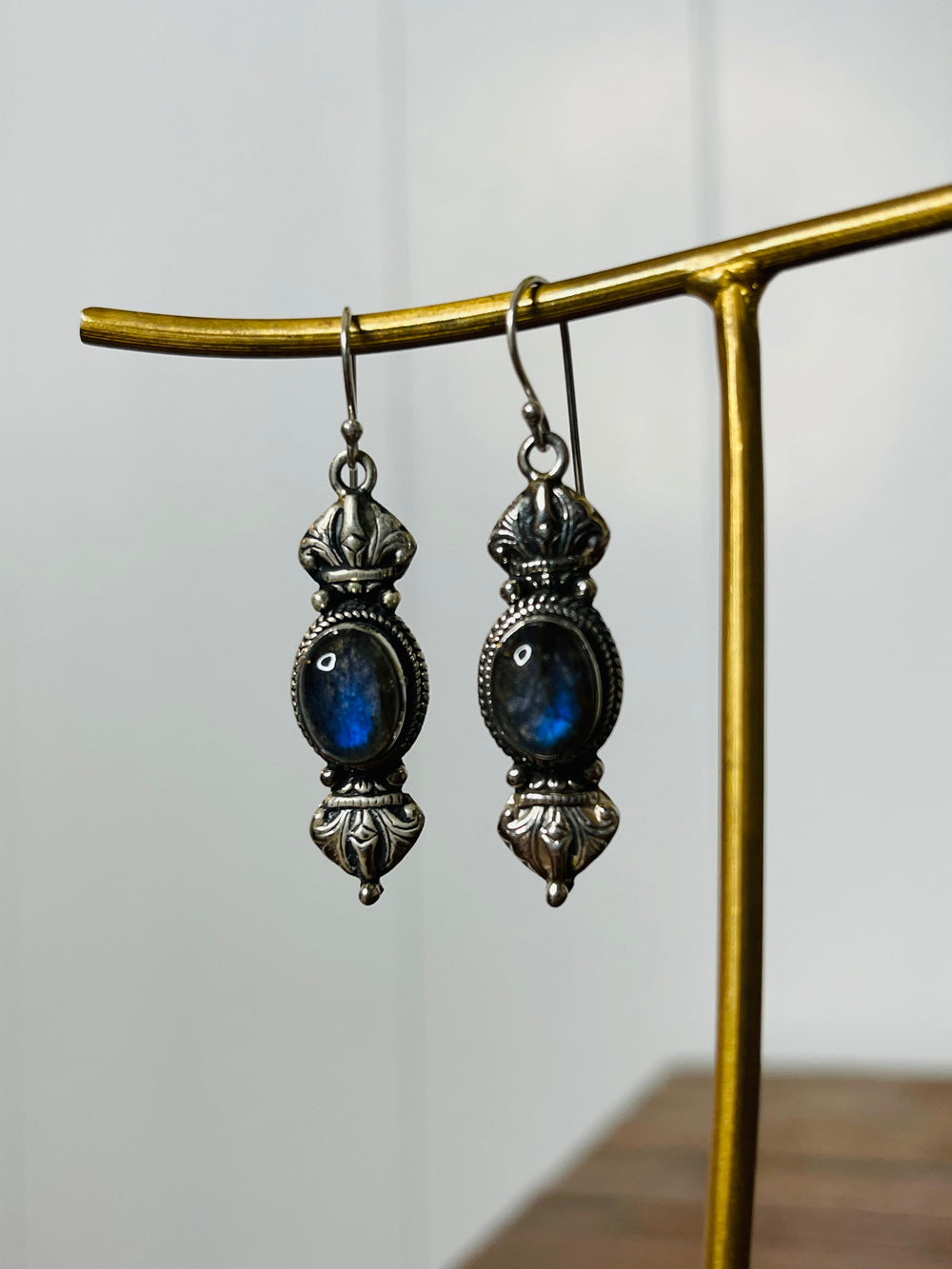 Sold out! Labradorite Dorje Earrings - Floating Lotus
