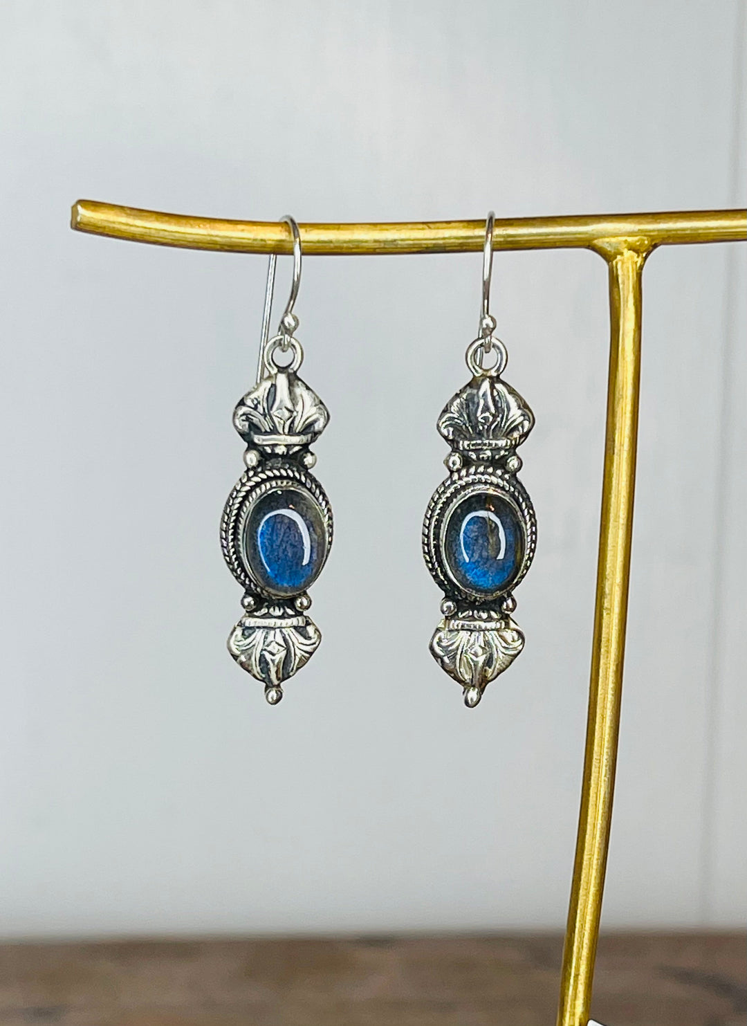 Sold out! Labradorite Dorje Earrings - Floating Lotus
